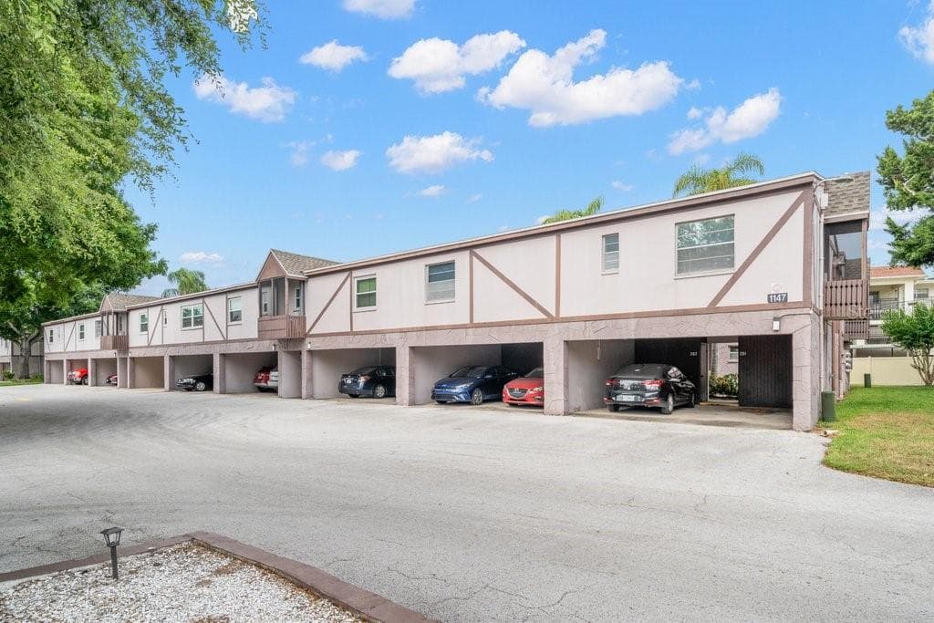 1147 KING ARTHUR COURT UNIT 212 DUNEDIN, FL 34698