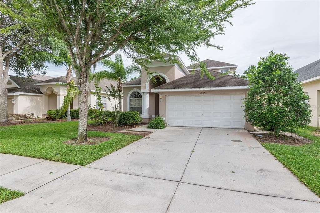 30726 PUMPKIN RIDGE DRIVE WESLEY CHAPEL, FL 33543