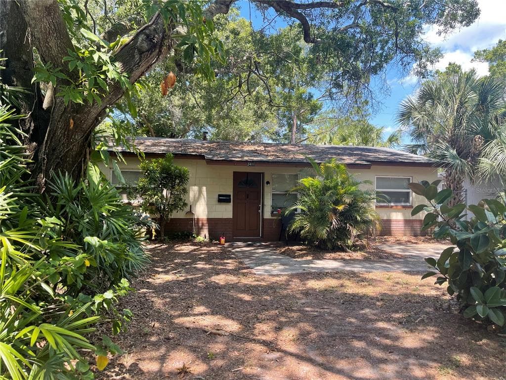 2411 35TH STREET S ST PETERSBURG, FL 33711