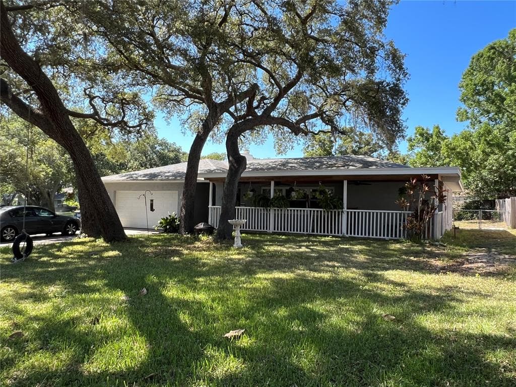 1660 PINE PL CLEARWATER, FL 33755