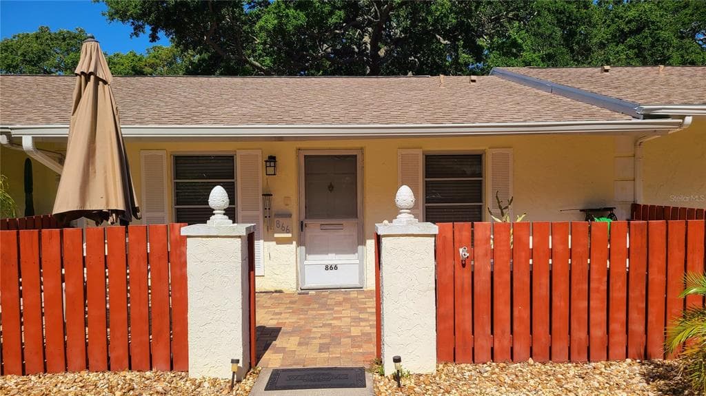 866 DE SOTO COURT DUNEDIN, FL 34698