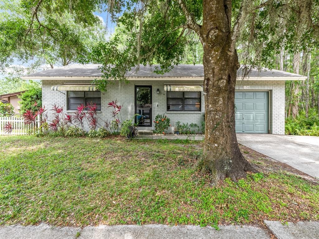 1156 FOXWOOD DRIVE