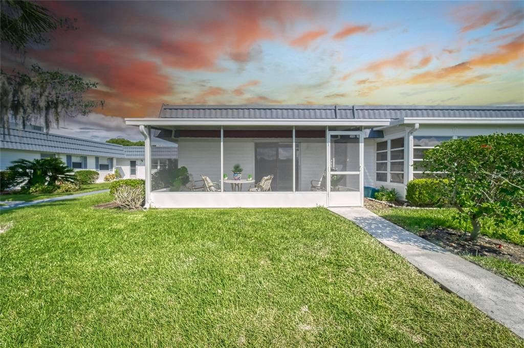 205 ANDOVER PLACE N UNIT 102 SUN CITY CENTER, FL 33573