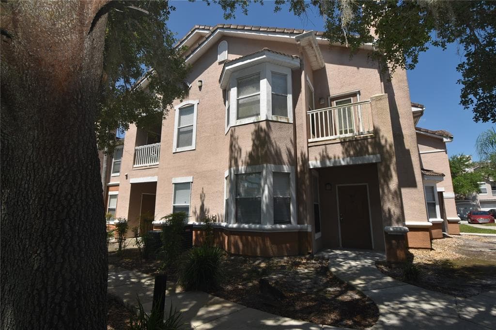18003 VILLA CREEK DRIVE UNIT 18003 TAMPA, FL 33647