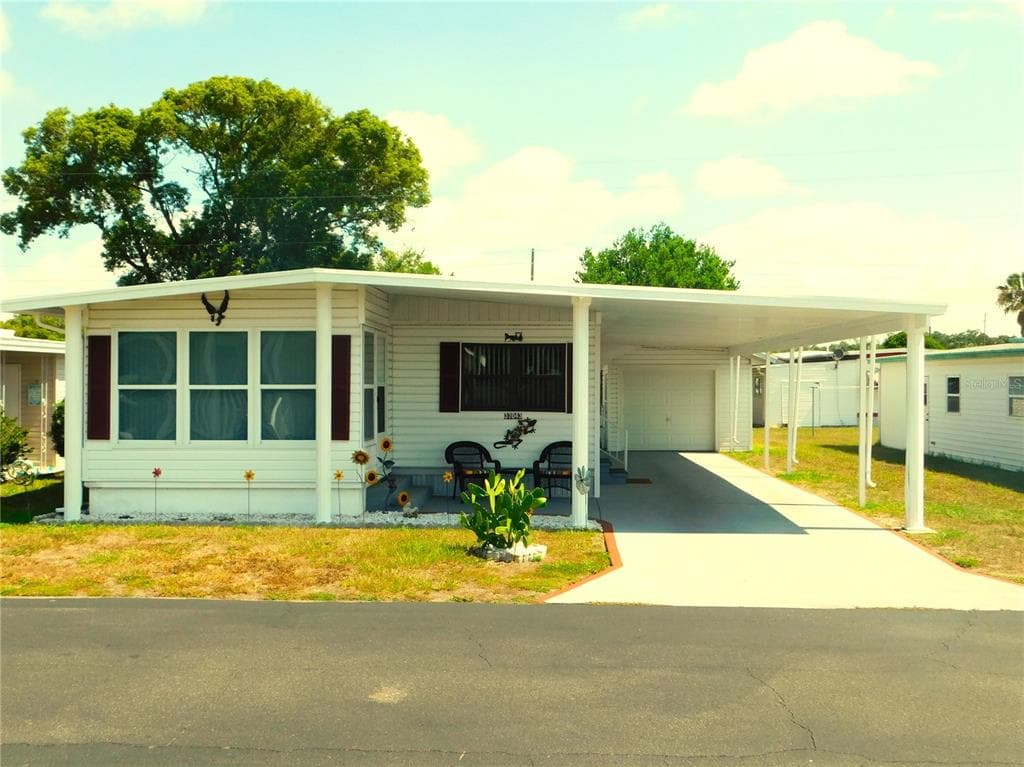 37043 SANDRA AVENUE ZEPHYRHILLS, FL 33542