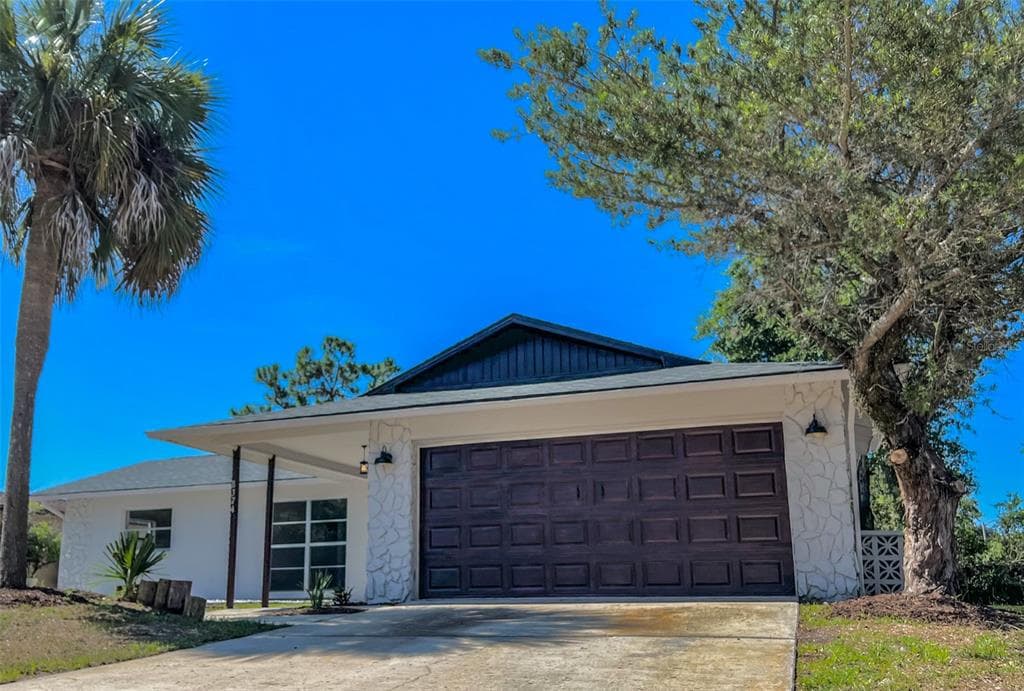 8374 BROKEN WILLOW LANE PORT RICHEY, FL 34668