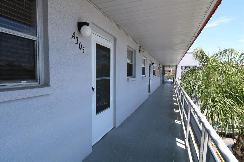 5660 80TH STREET N UNIT A305 ST PETERSBURG, FL 33709