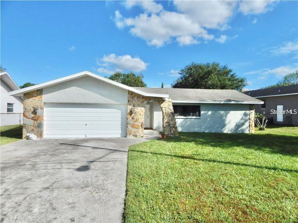 830 RIVERSIDE DRIVE TARPON SPRINGS, FL 34689
