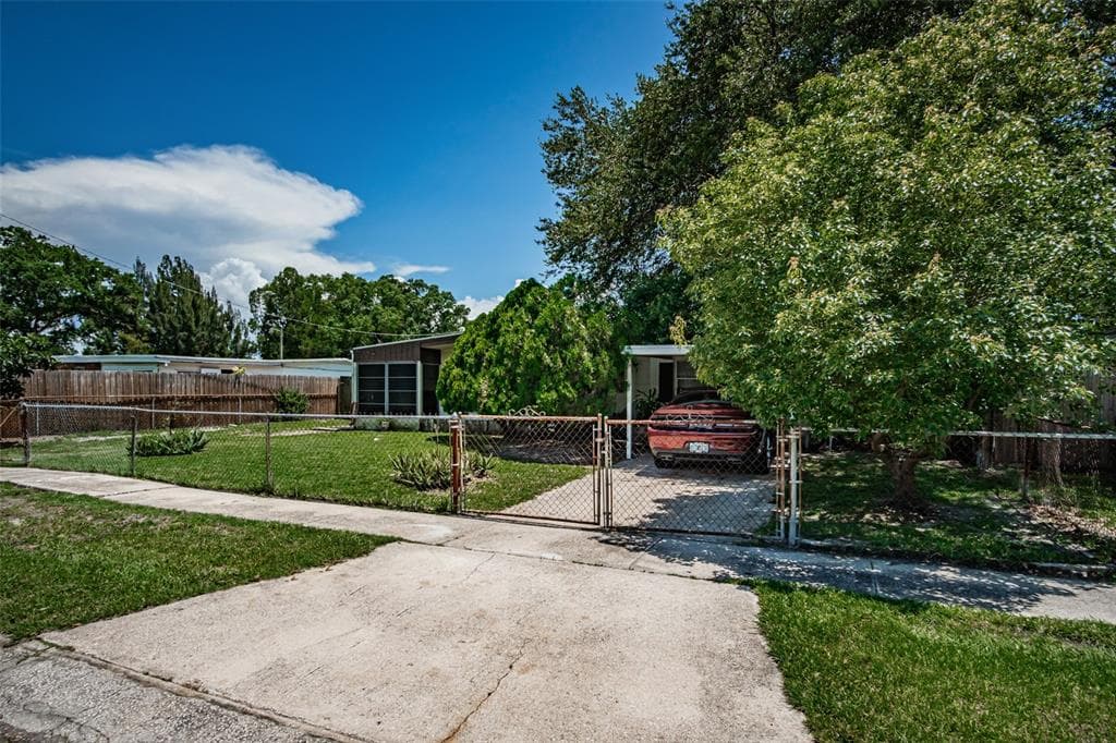 2009 CLARICE CIRCLE TAMPA, FL 33619