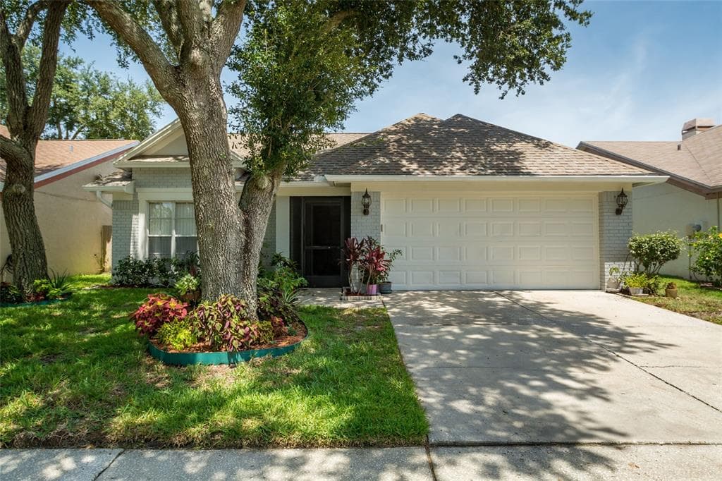 9765 FOX HOLLOW ROAD TAMPA, FL 33647