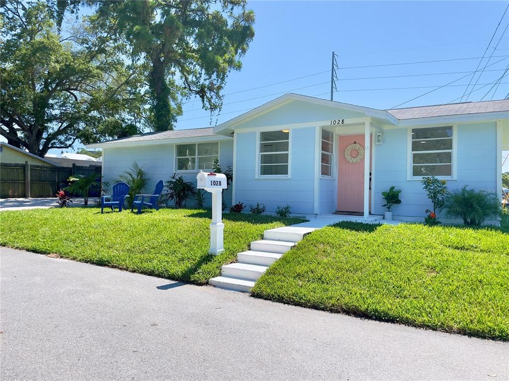 1028 PARK DRIVE DUNEDIN, FL 34698
