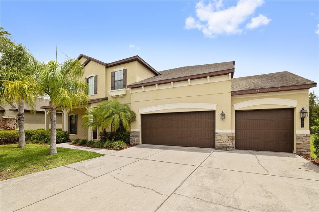 7917 HAMPTON LAKE DRIVE TAMPA, FL 33647