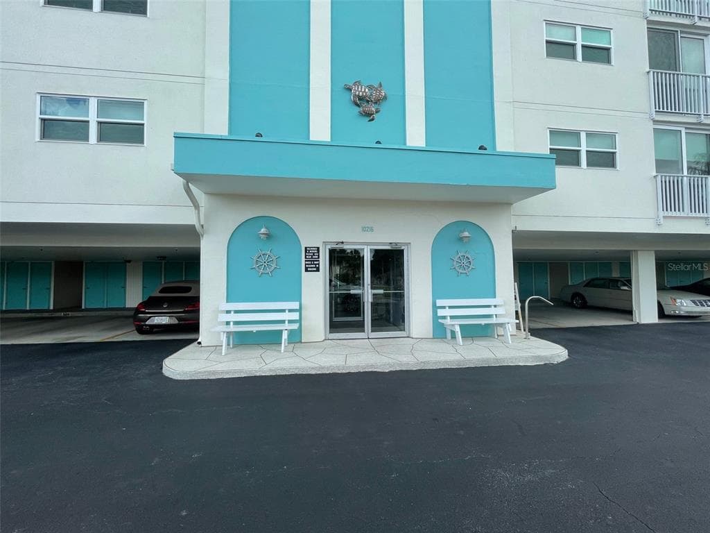 10216 REGAL DRIVE UNIT 607 LARGO, FL 33774