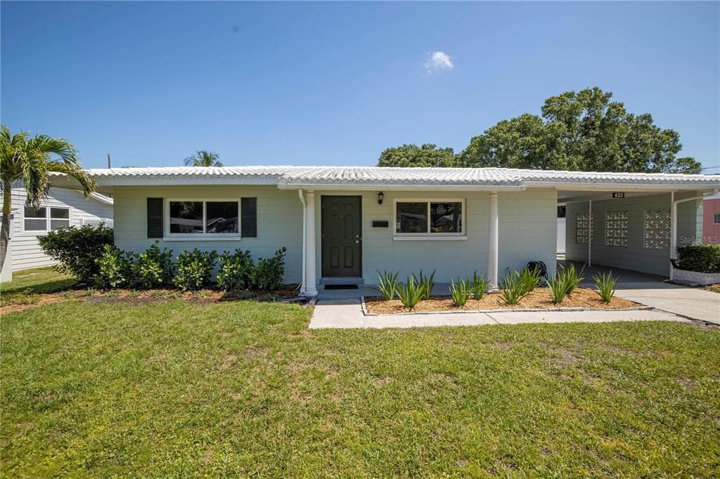 633 42ND AVENUE NE ST PETERSBURG, FL 33703