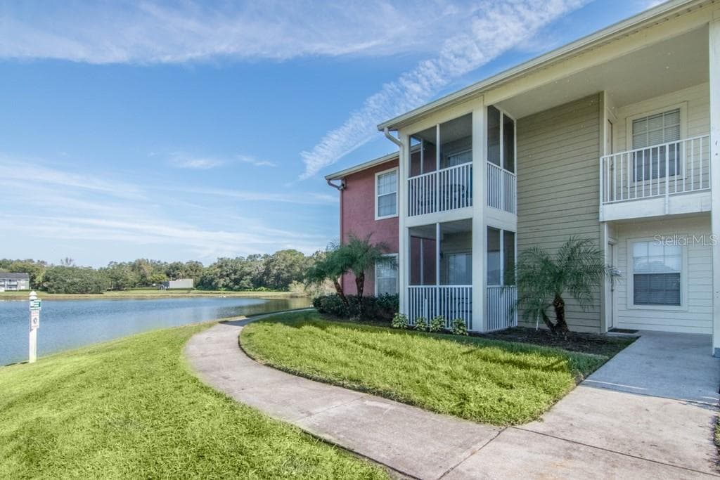 314 LAKE PARSONS GREEN UNIT 206 BRANDON, FL 33511