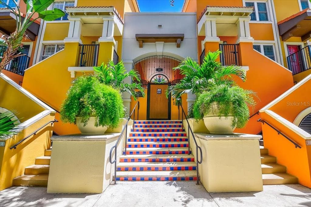 200 4TH AVENUE S UNIT 306 ST PETERSBURG, FL 33701