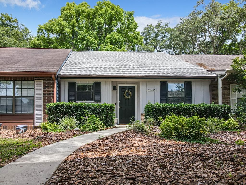 35061 WHISPERING OAKS BOULEVARD DADE CITY, FL 33523
