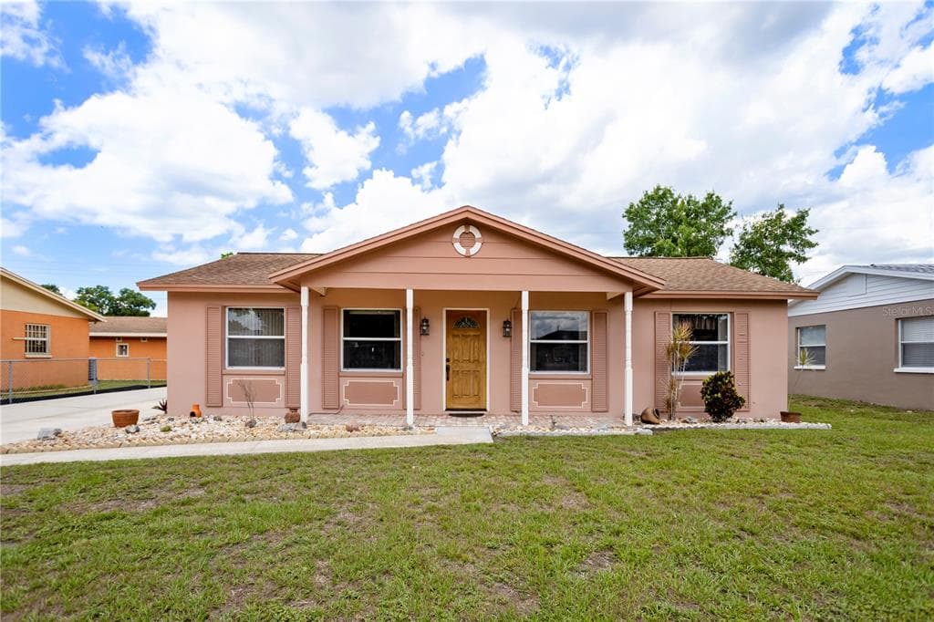 4908 HOLIDAY DRIVE TAMPA, FL 33615
