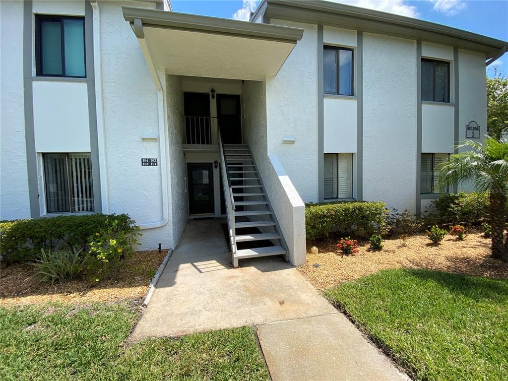 101 E CYPRESS COURT UNIT 101