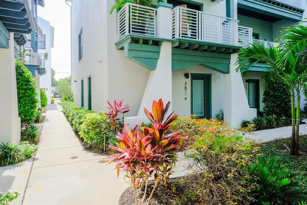 946 HIGHLAND AVENUE UNIT 36 DUNEDIN, FL 34698