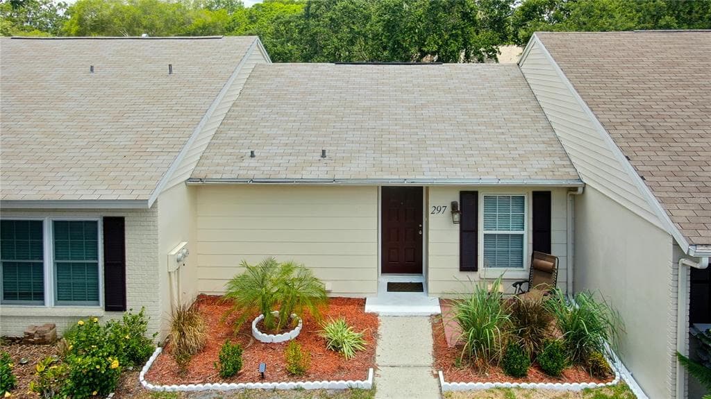 297 KENT PLACE SAFETY HARBOR, FL 34695