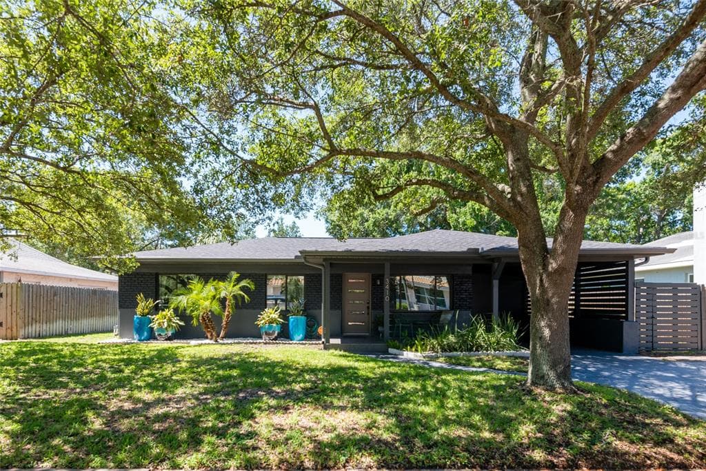 3410 W SWANN AVENUE TAMPA, FL 33609
