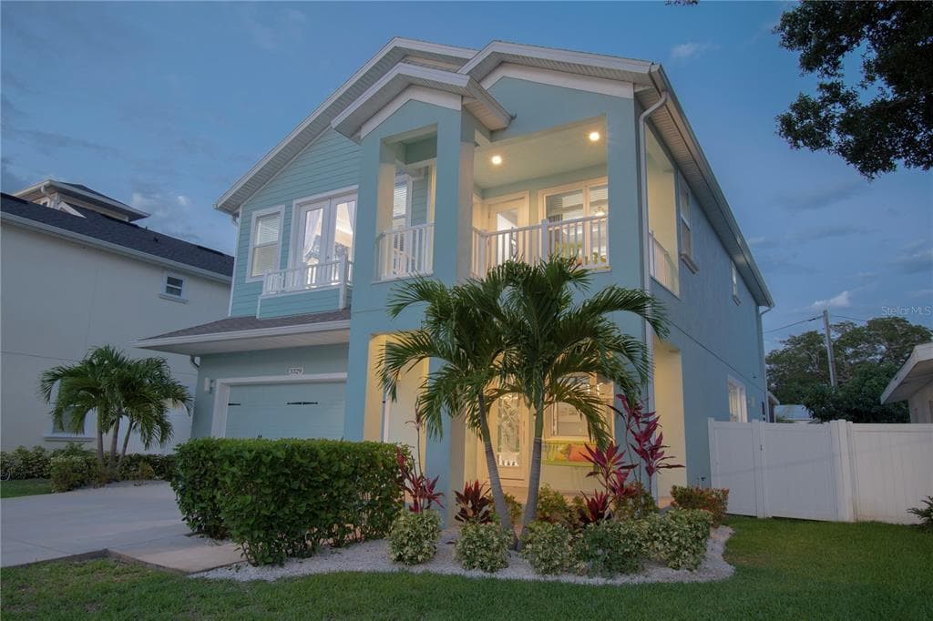 3329 BOCA CIEGA DRIVE N ST PETERSBURG, FL 33710