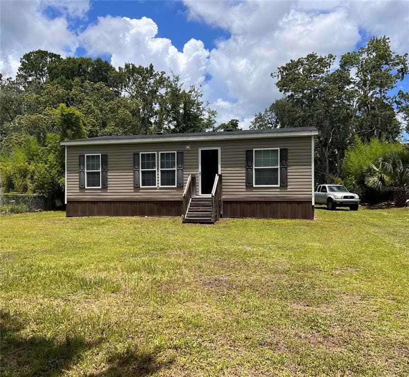 163 WATERWAY AVENUE SATSUMA, FL 32189