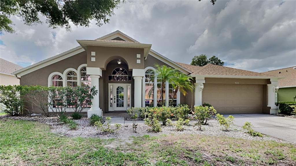 9225 HIDDEN WATER CIRCLE RIVERVIEW, FL 33578