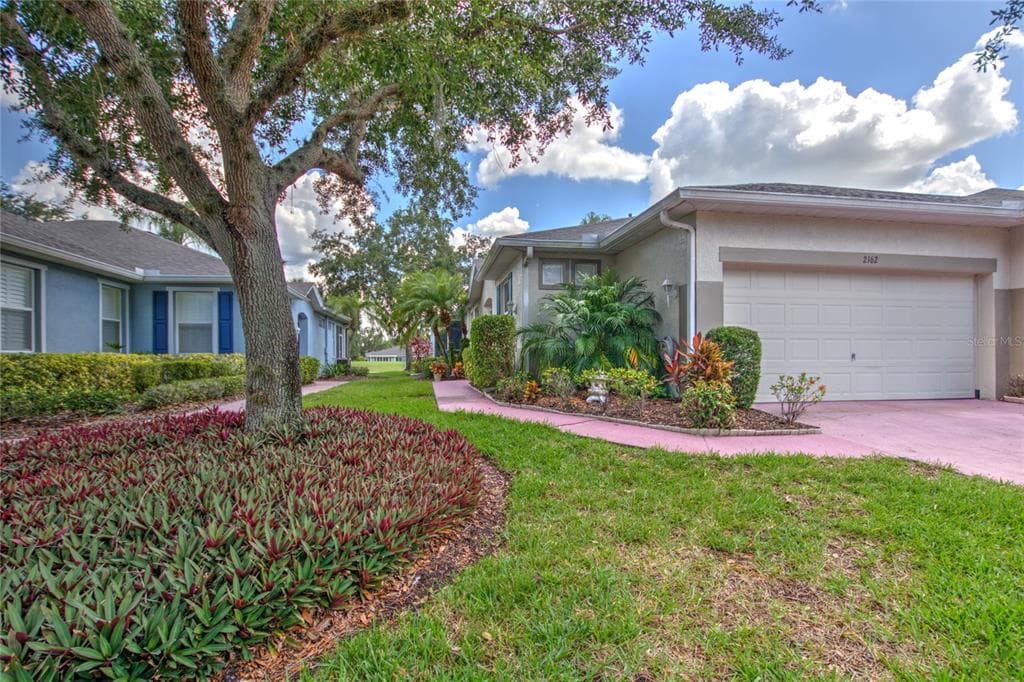2162 ACADIA GREENS DRIVE UNIT 57 SUN CITY CENTER, FL 33573
