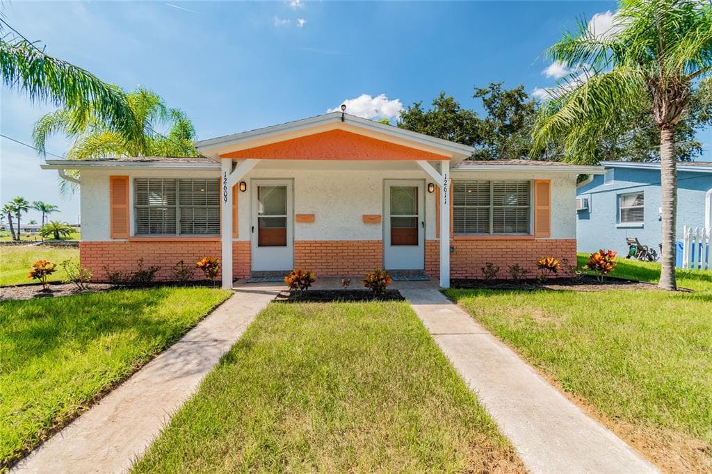 12609 & 12611 1ST ISLE HUDSON, FL 34667