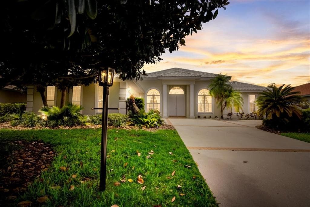 8121 REGENTS COURT UNIVERSITY PARK, FL 34201