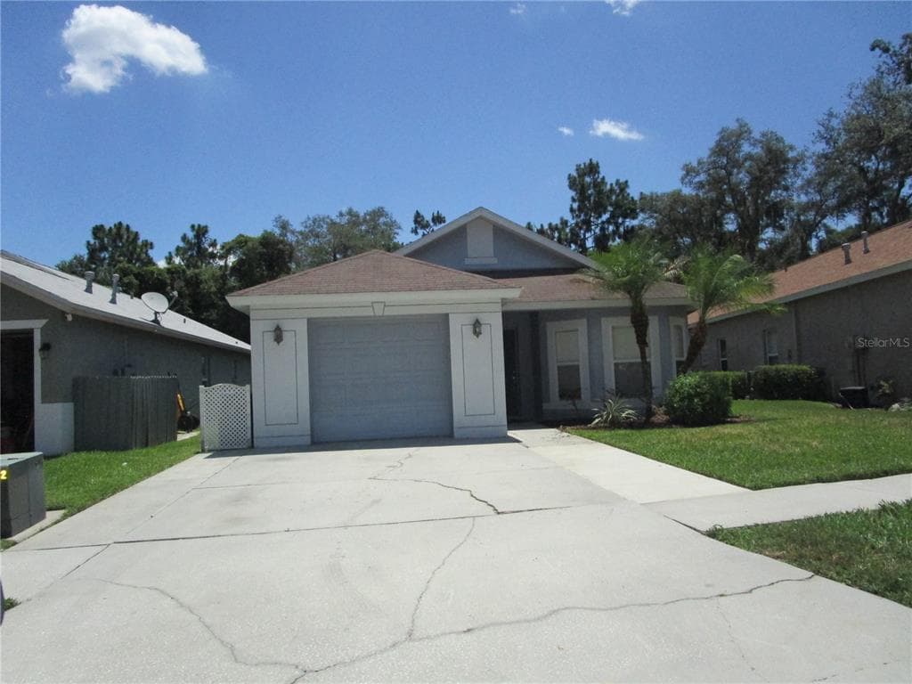 5823 MEADOWPARK PLACE LITHIA, FL 33547