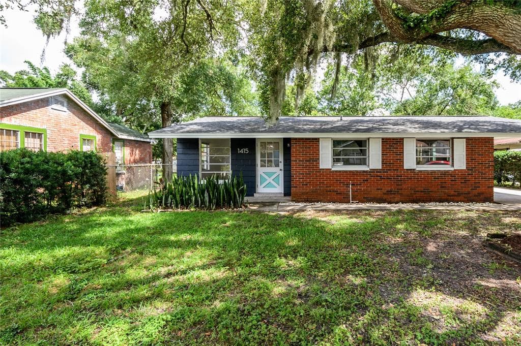 1415 E IDLEWILD AVENUE TAMPA, FL 33604
