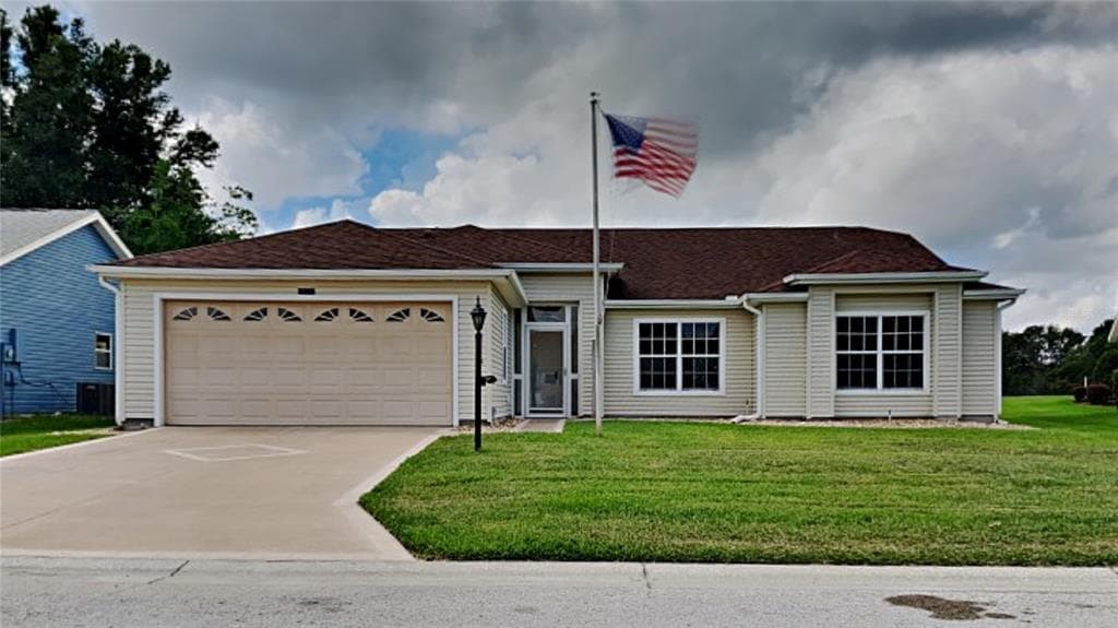 25233 LOST OAK CIRCLE LEESBURG, FL 34748