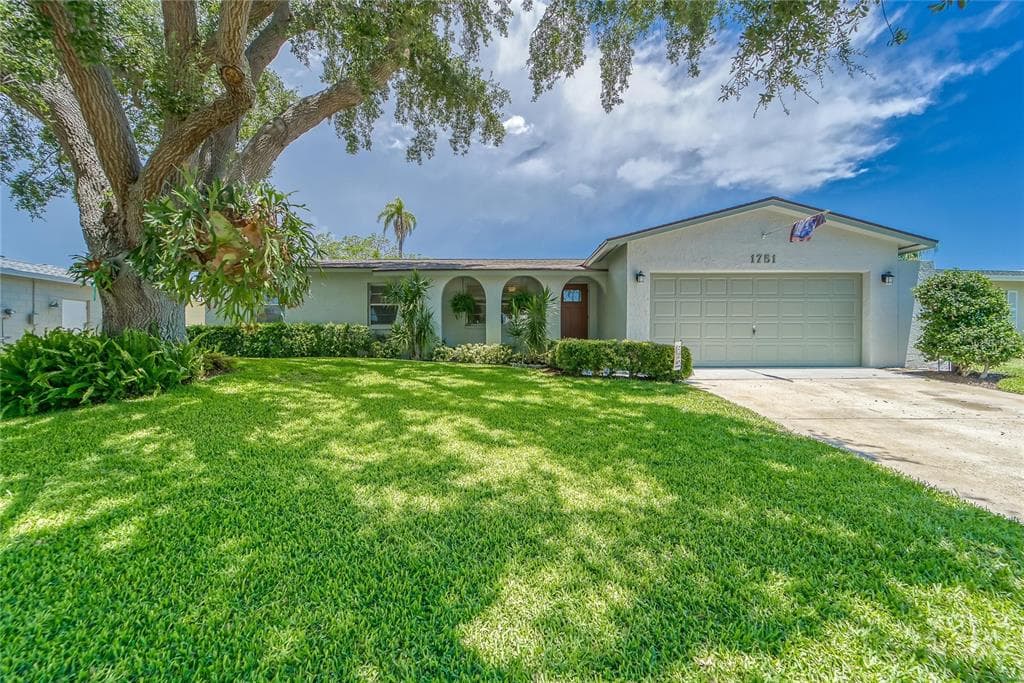 1751 60TH TERRACE NE ST PETERSBURG, FL 33703