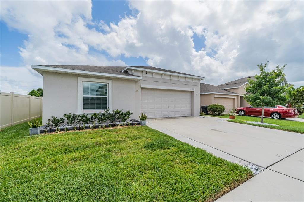 5002 GOLDEN FIG LANE