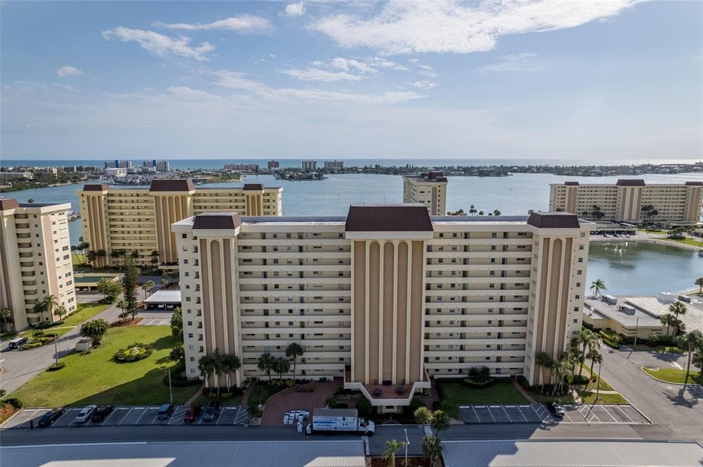 4575 COVE CIRCLE UNIT 1205 MADEIRA BEACH, FL 33708