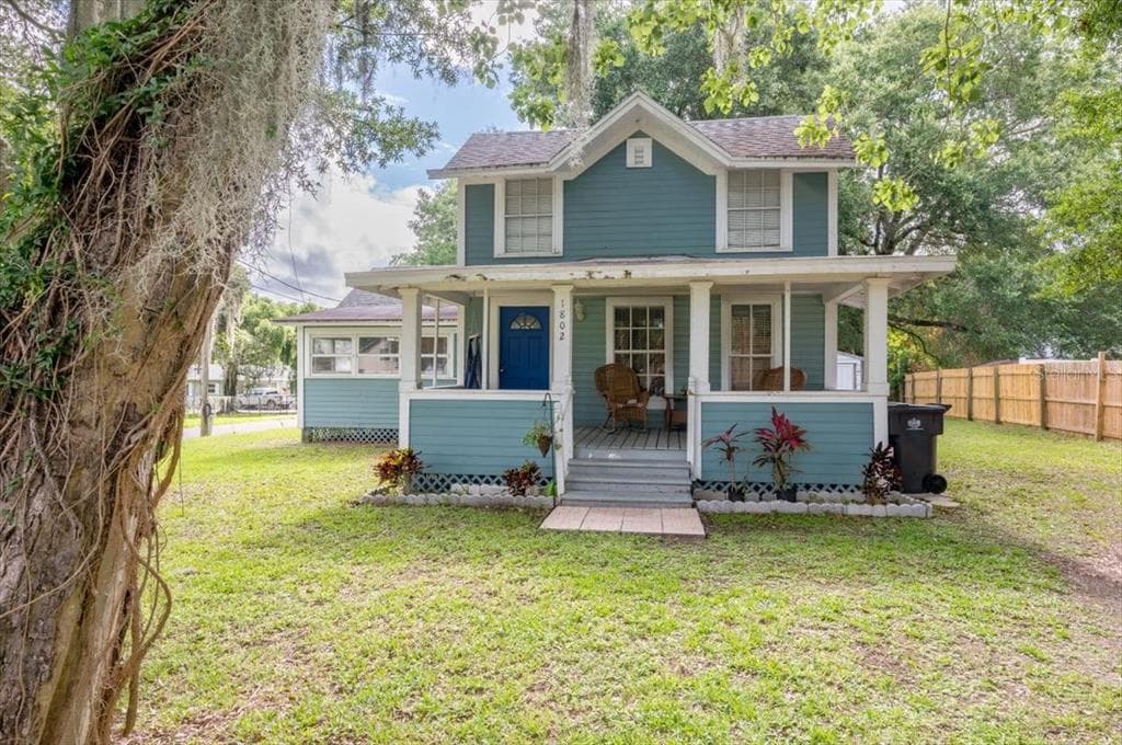 1802 LENNA AVENUE SEFFNER, FL 33584
