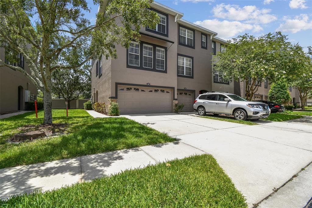 2418 MIDDLETON GROVE DRIVE BRANDON, FL 33511