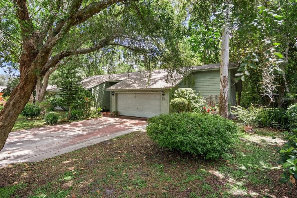 4746 PARKWAY BOULEVARD LAND O LAKES, FL 34639