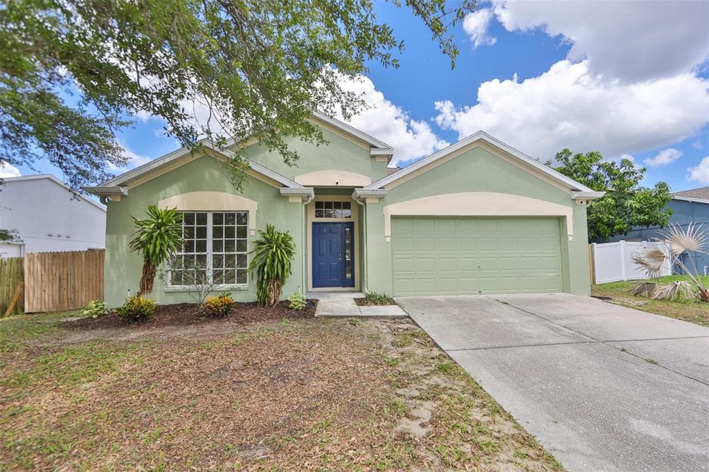 125 ISLAND WATER WAY APOLLO BEACH, FL 33572