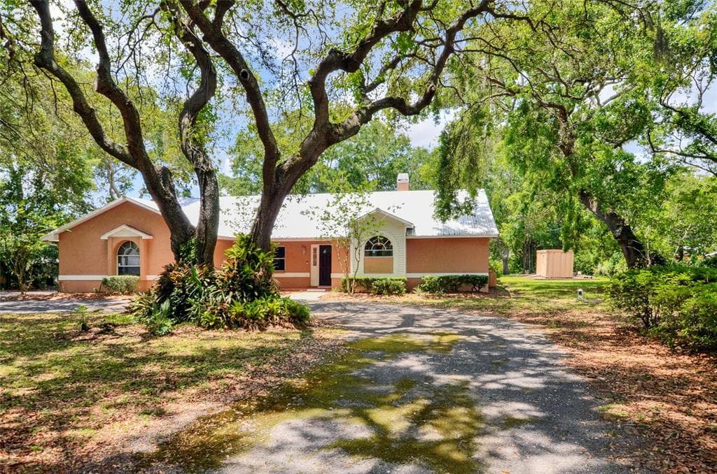 15410 MANNING DRIVE TAMPA, FL 33613