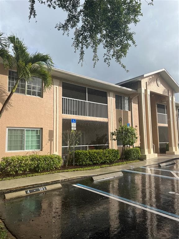 27107 MATHESON AVENUE UNIT 202 BONITA SPRINGS, FL 34135
