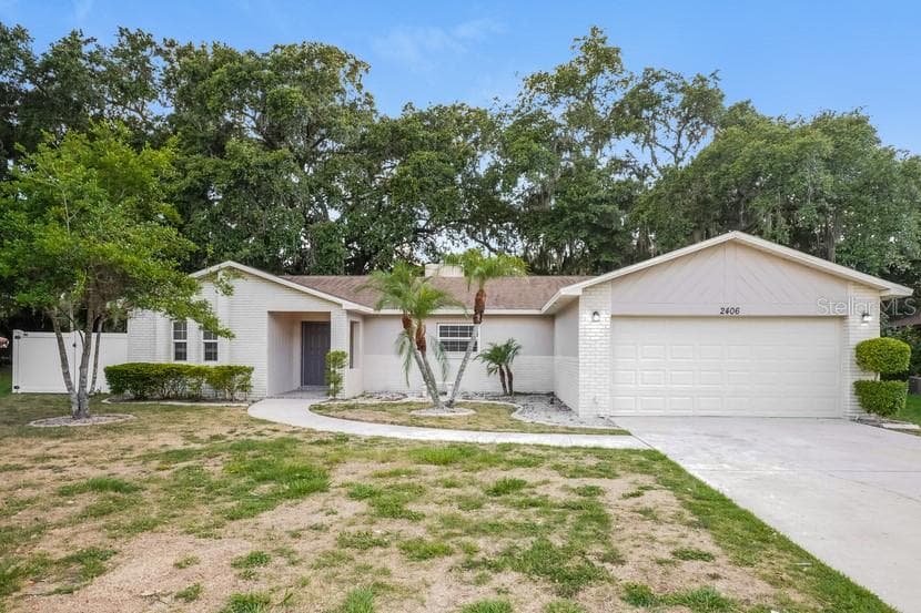 2406 SABRA COURT KISSIMMEE, FL 34744