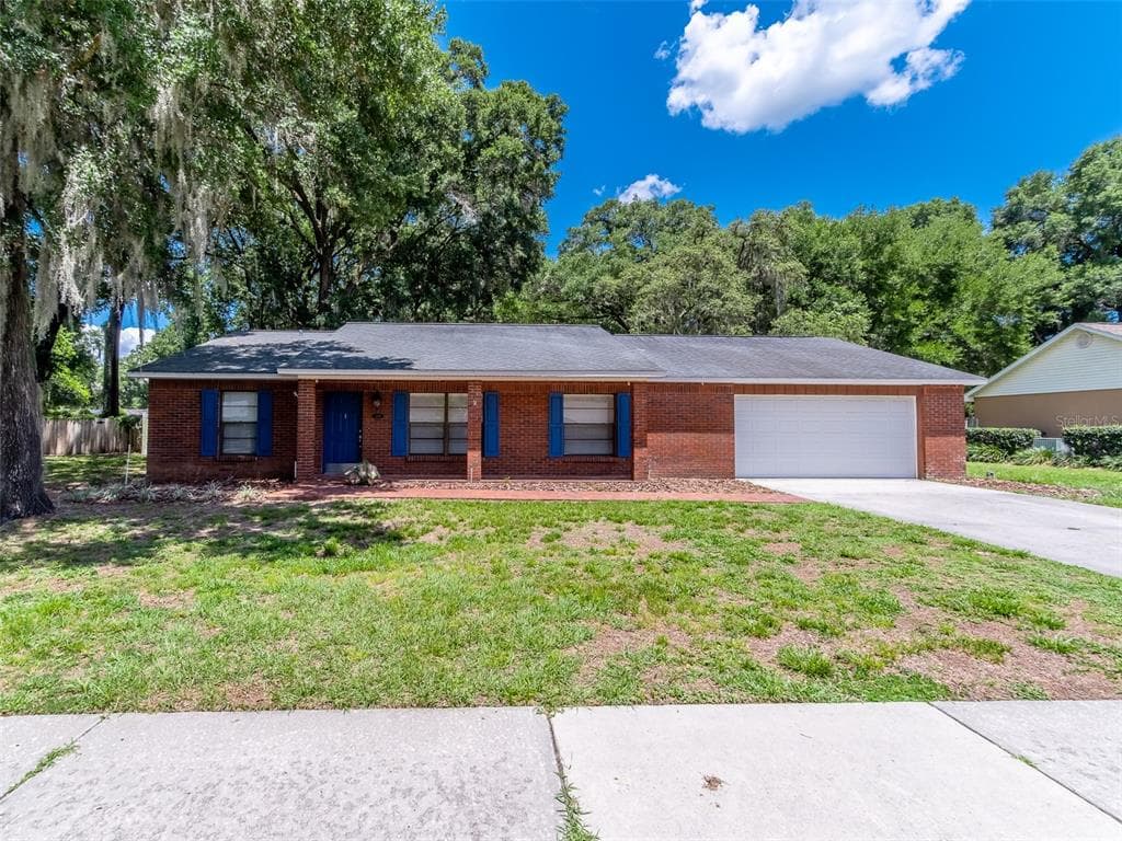 2114 ARCH MCDONALD DRIVE DOVER, FL 33527