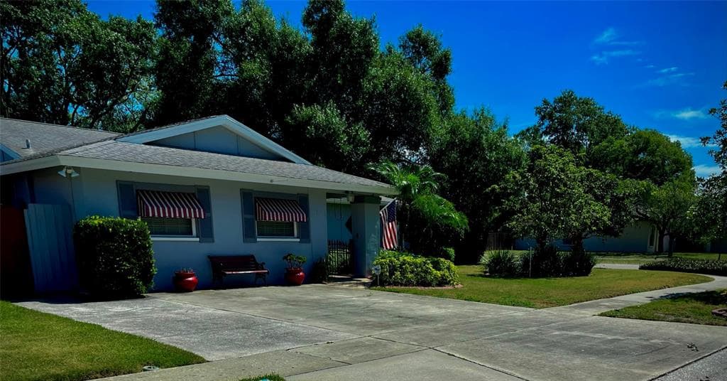 801 GATEWAY LANE TAMPA, FL 33613