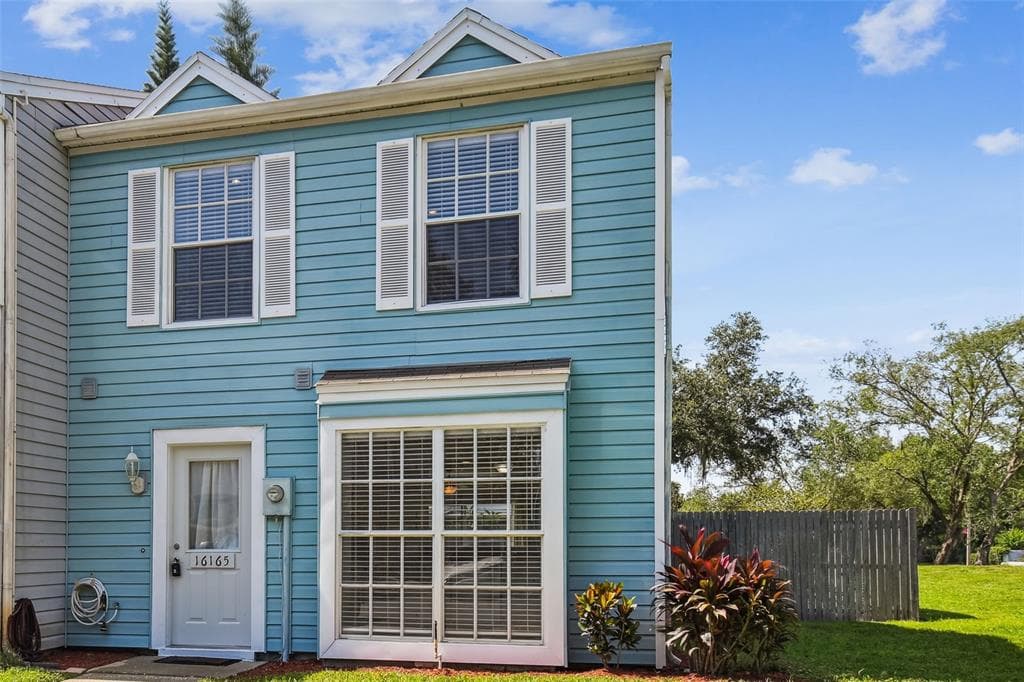 16165 RAMBLING VINE DRIVE E TAMPA, FL 33624