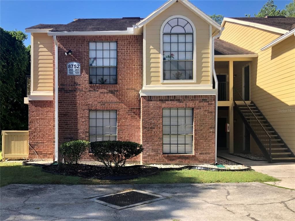 8752 MALLARD RESERVE DRIVE UNIT 102 TAMPA, FL 33614