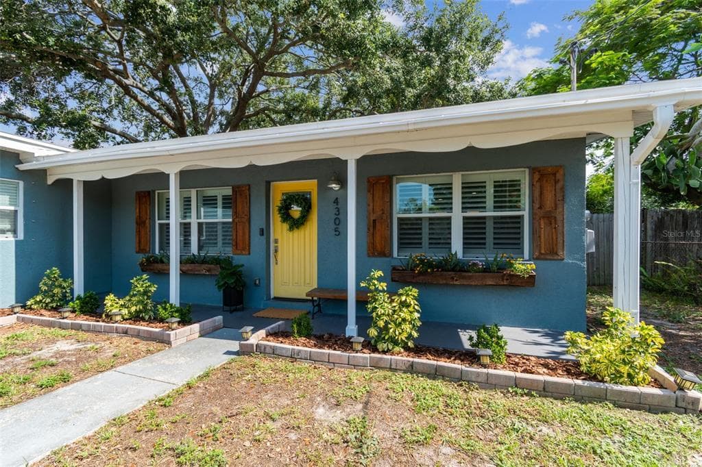 4305 W BAY AVENUE TAMPA, FL 33616